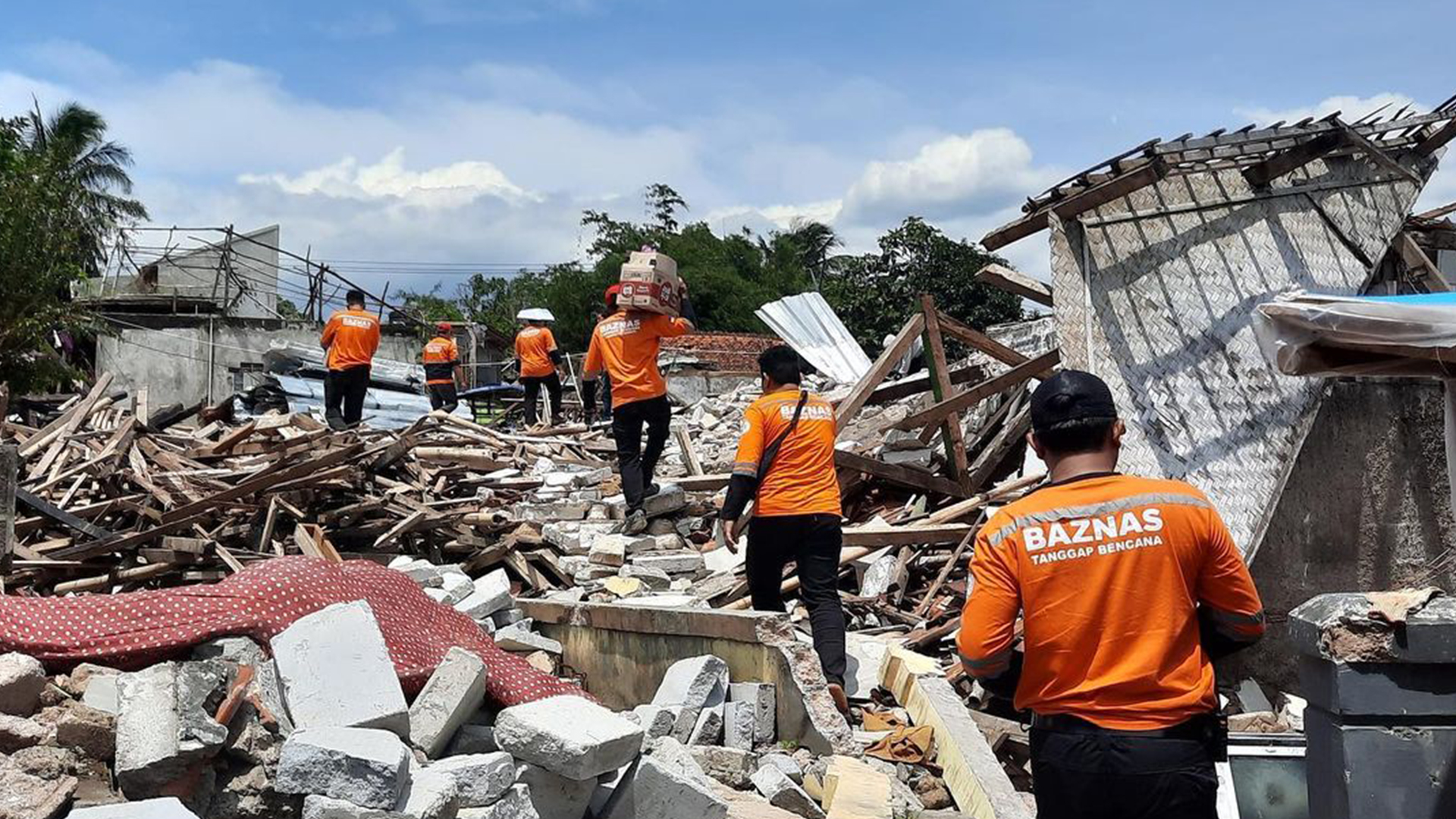 Misi Kemanusiaan BAZNAS Tanggap Bencana Kabupaten Madiun Ke Cianjur